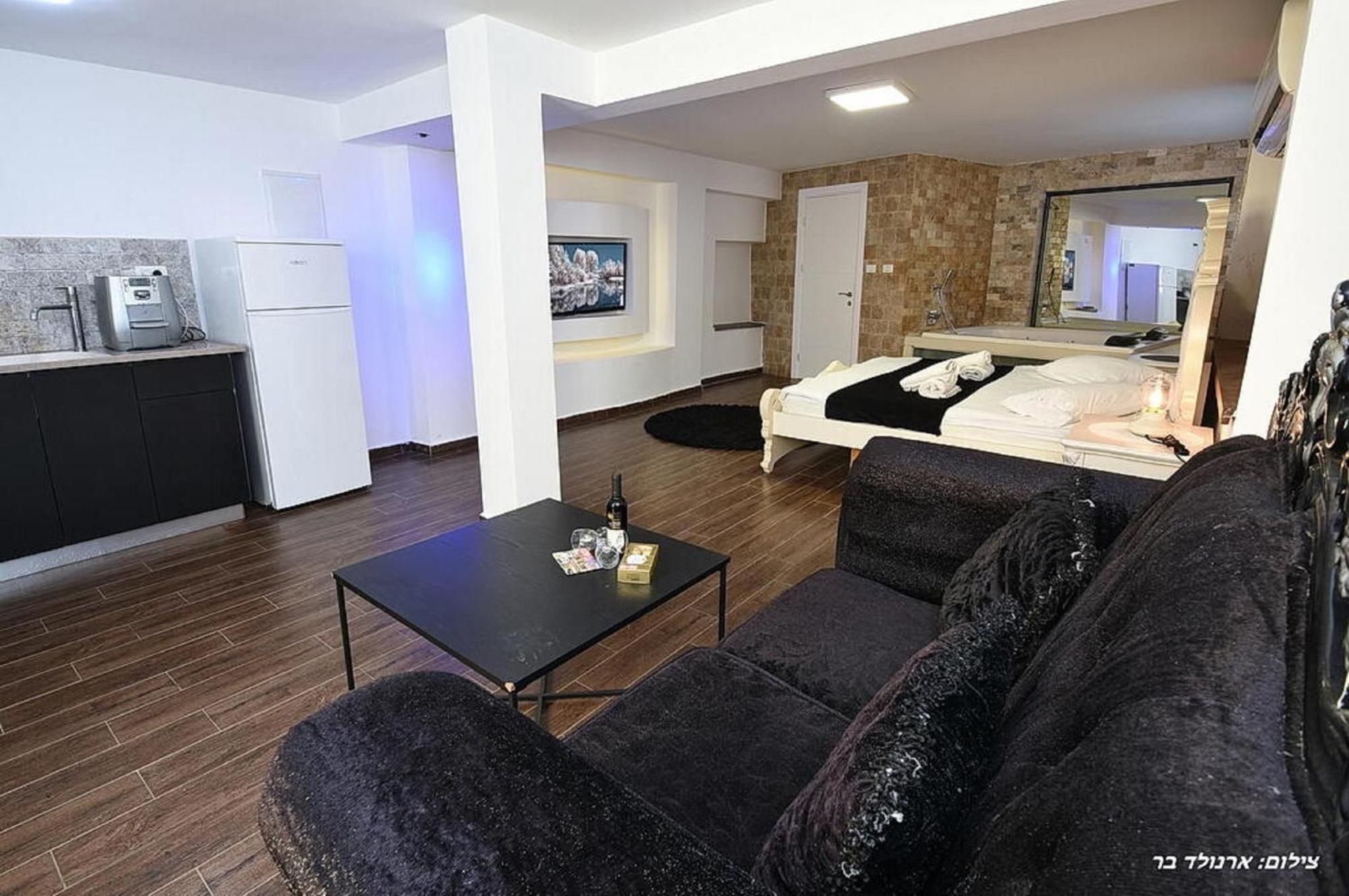 אוטופיה בצפון - מתחם אירוח מפואר Hotell Shahar Eksteriør bilde