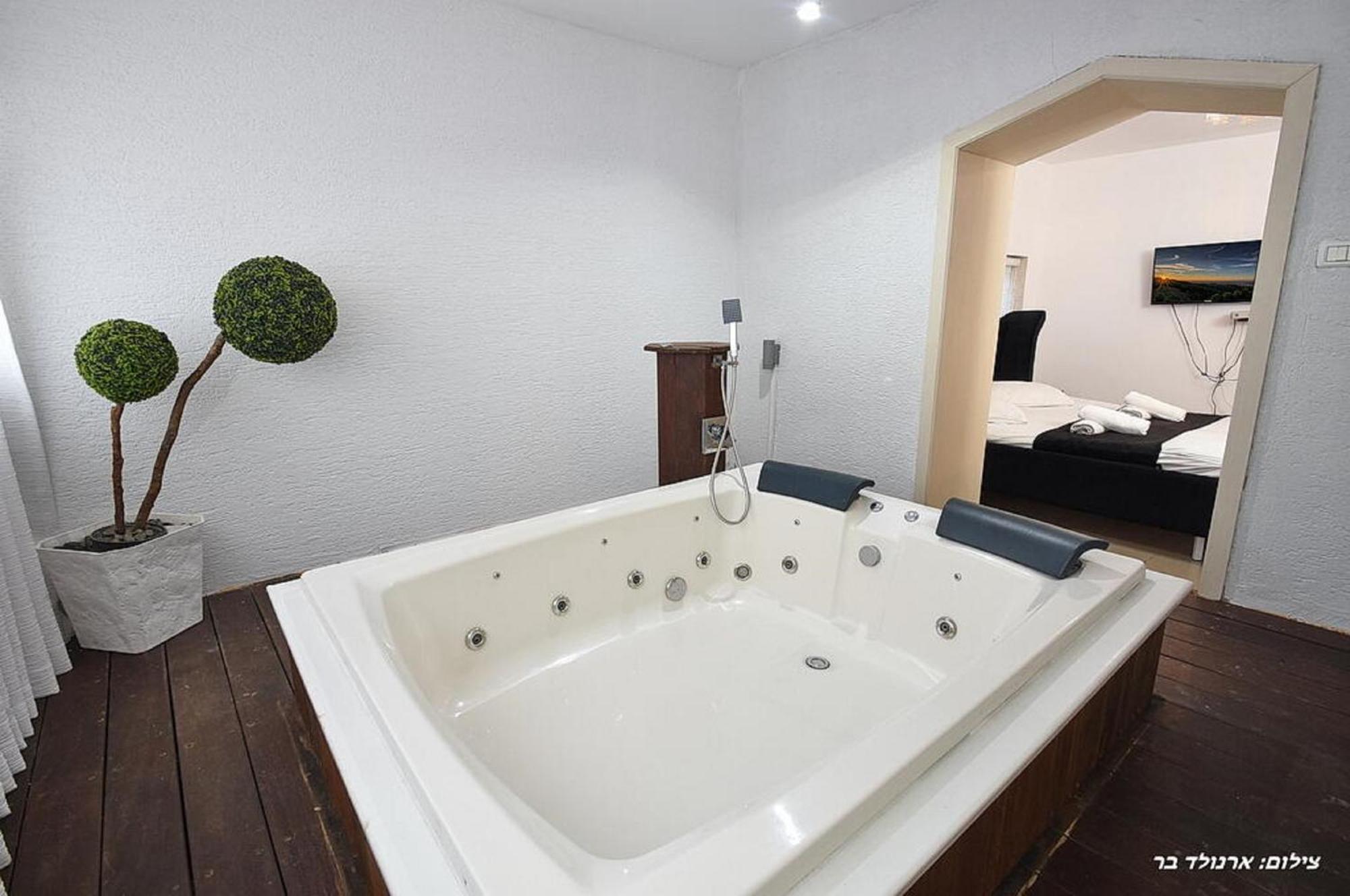 אוטופיה בצפון - מתחם אירוח מפואר Hotell Shahar Eksteriør bilde